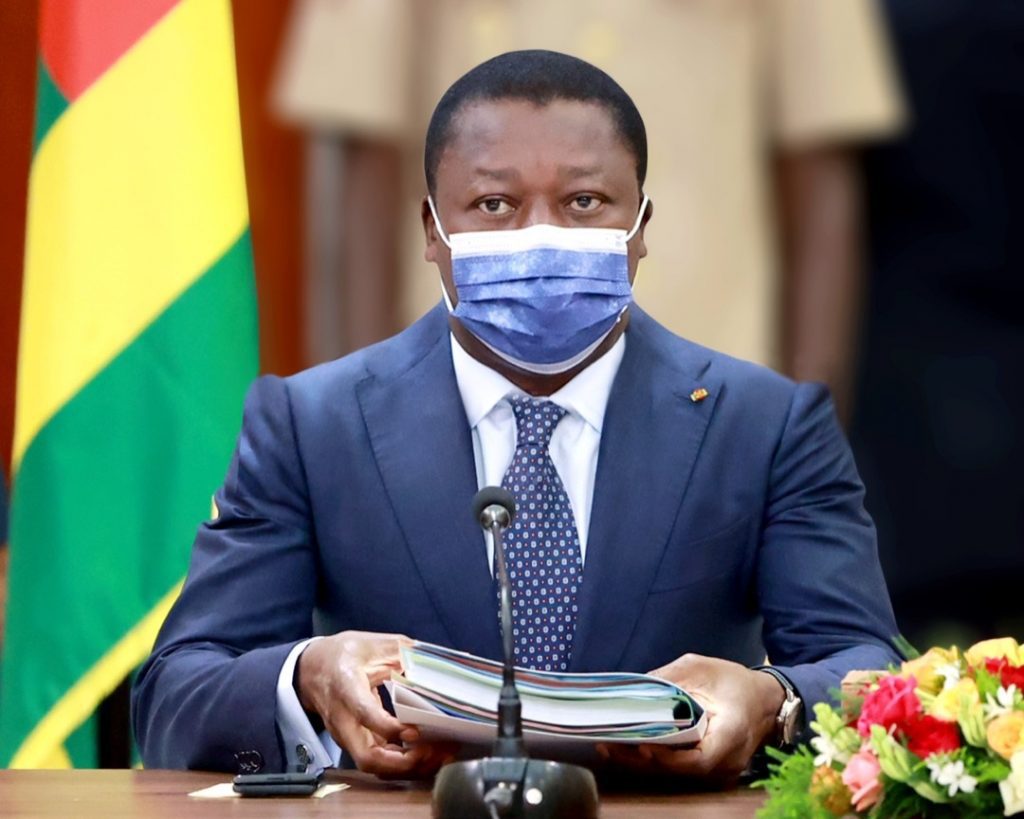 Togo: une nouvelle Constitution adoptée, les parlementaires vont élire le président de la République