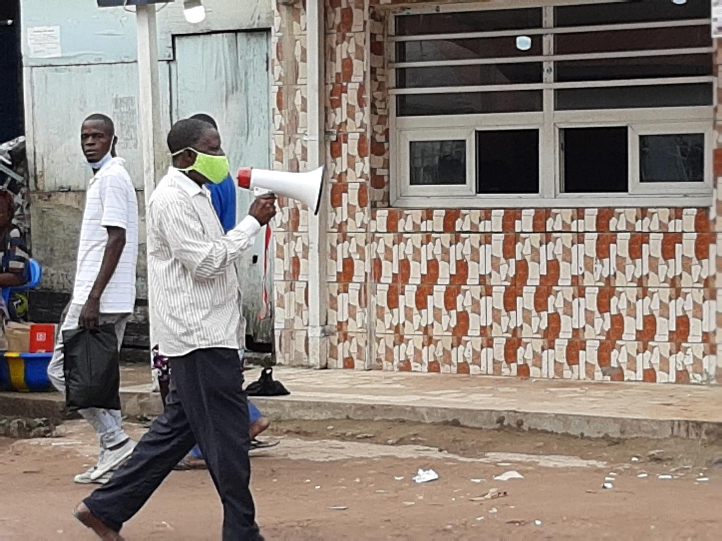 Bénin: deux agents de santé en prison pour avoir détourné un financement covid destiné aux crieurs publics