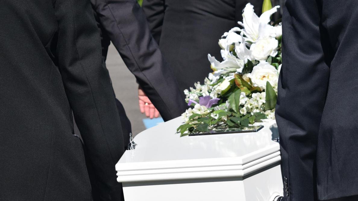 Pérou: Une femme se réveille en plein milieu de son enterrement et meurt à l'hôpital