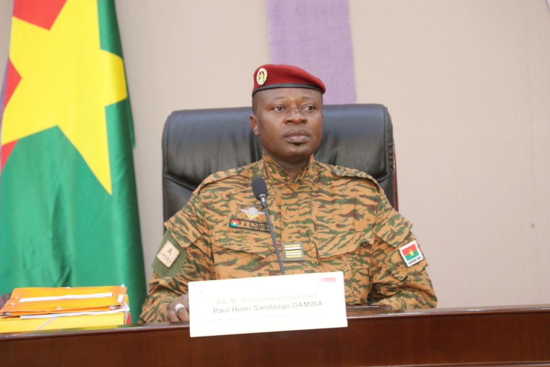Burkina-Faso : Damiba accepte de démissionner sous 7 conditions et se rend à Lomé