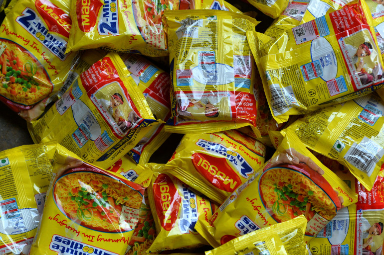 En Inde, les nouilles instantanées Maggi sont leaders sur ce marché (Illustration) Crédit : Chandan Khanna / AFP