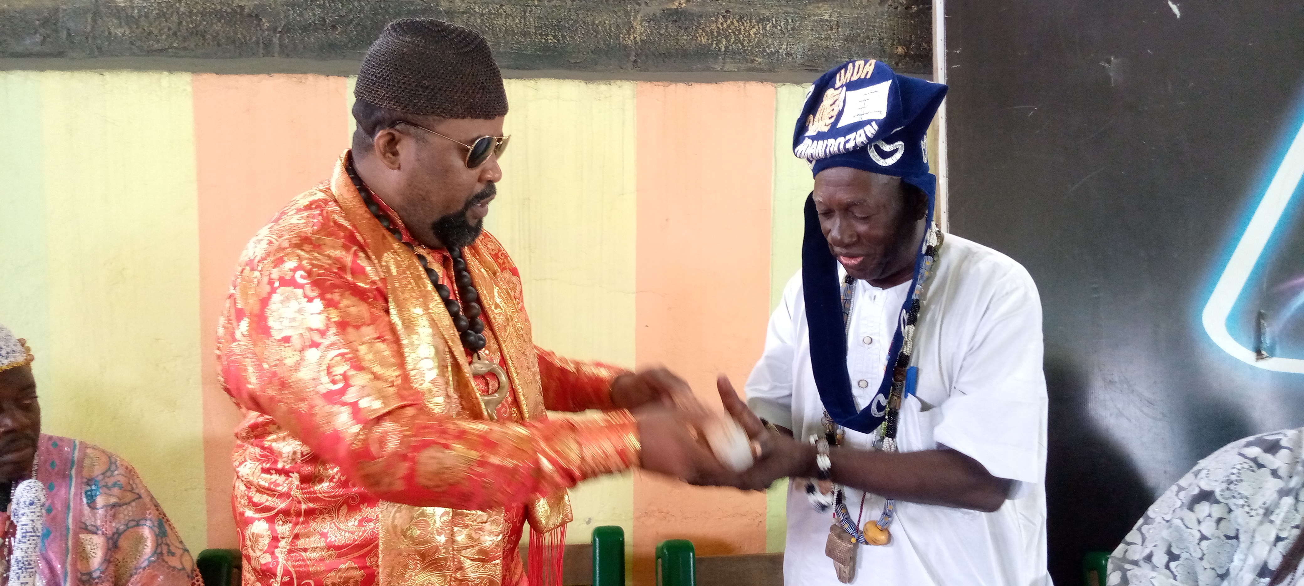 Chefferie traditionnelle au Benin : Sa Majesté ADANDOZAN Gbèdonoukoun Hèmakoun et son équipe aux commandes