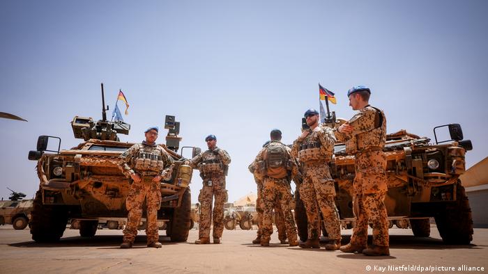 L'Allemagne annonce la suspension de ses opérations militaires au Mali