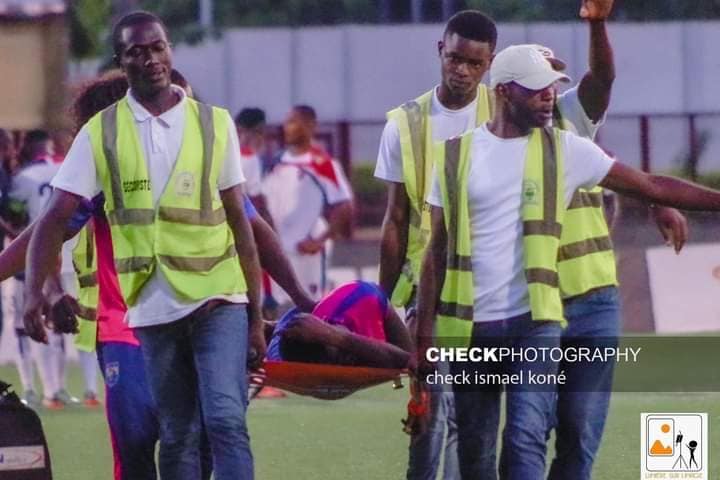 Côte d’Ivoire : Un joueur de 21 ans décède après un malaise en plein match