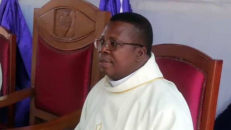 diocèse de Lokossa : Coffi Roger Anoumou remplace Mgr Victor Agbanou